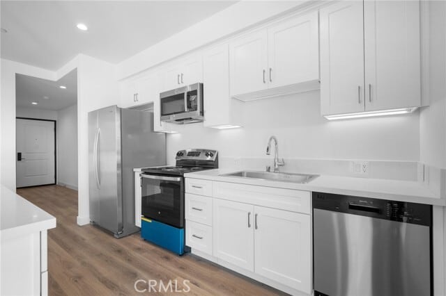 Building Photo - 10657 Moorpark St