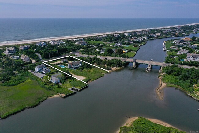 Building Photo - 115 Dune Rd