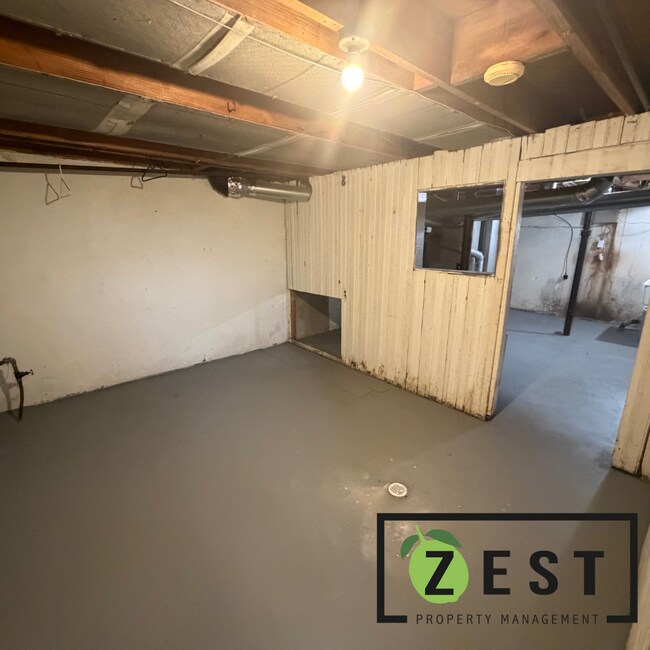 Building Photo - 18675 Meyers Rd