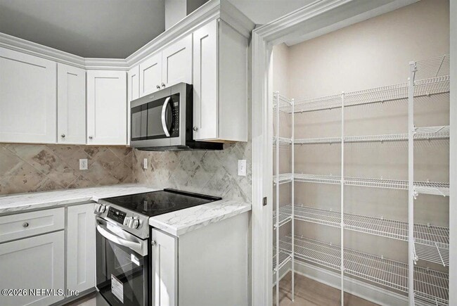 Building Photo - 2210 Shepard St