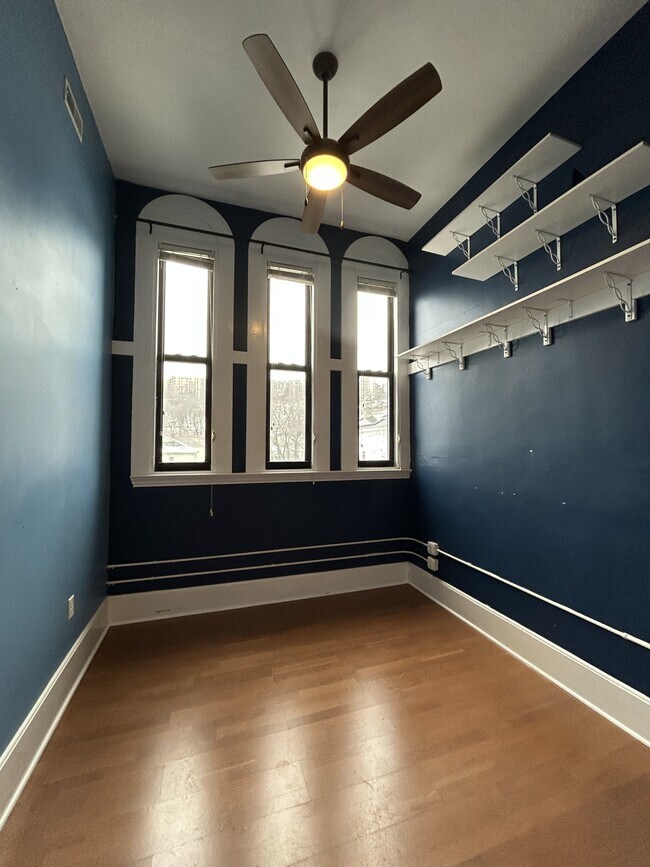 Building Photo - 28 Adams St