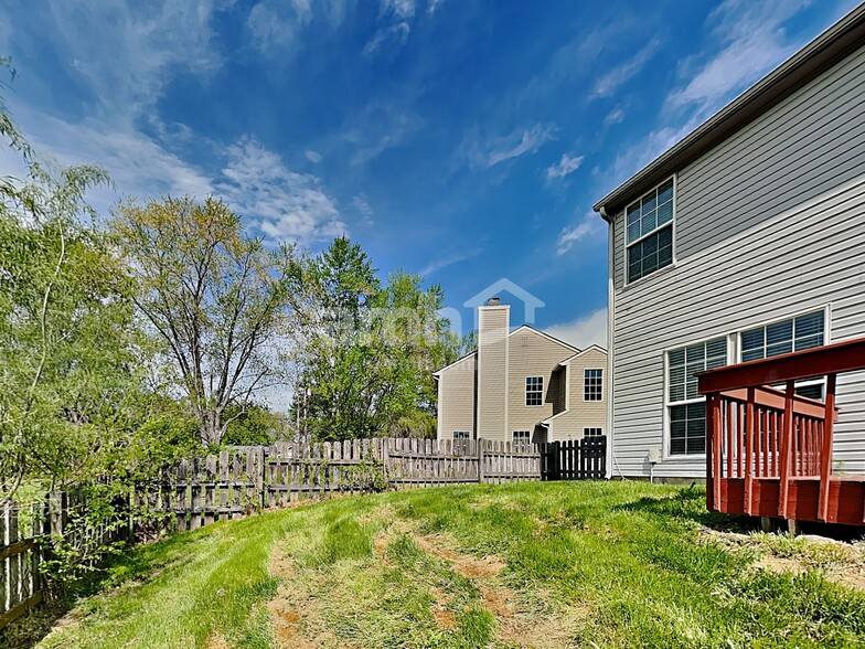 Building Photo - 11933 Titania Cir