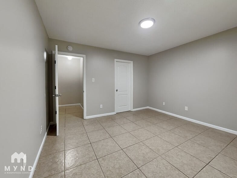 Building Photo - 1924 W Brownstone Ct SW