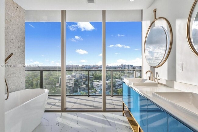 Building Photo - 2678 Tigertail Ave