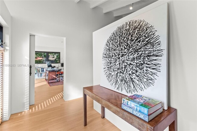 Building Photo - 2132 Middle River Dr