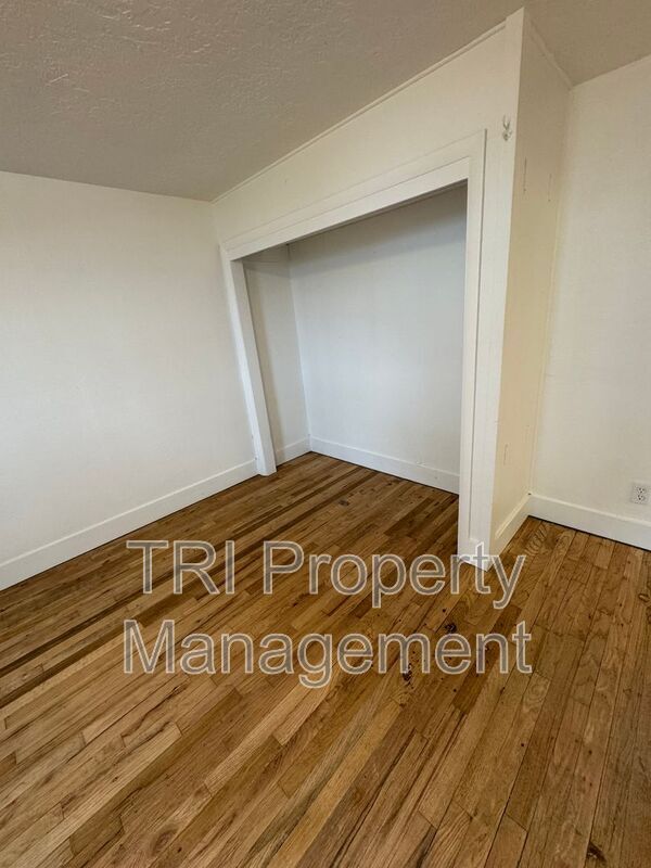 Building Photo - 33066 County Rd 43