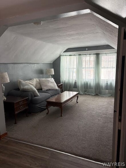 Building Photo - 1997 Hertel Ave