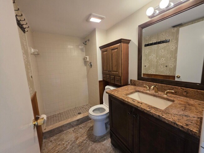 Building Photo - 111 Lake Ave