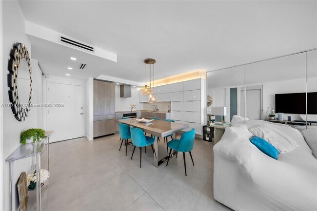 Building Photo - 465 Ocean Dr