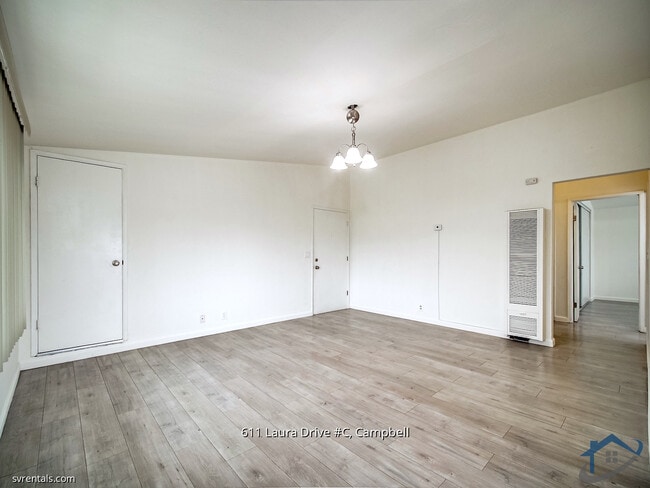 Building Photo - 611 Laura Dr