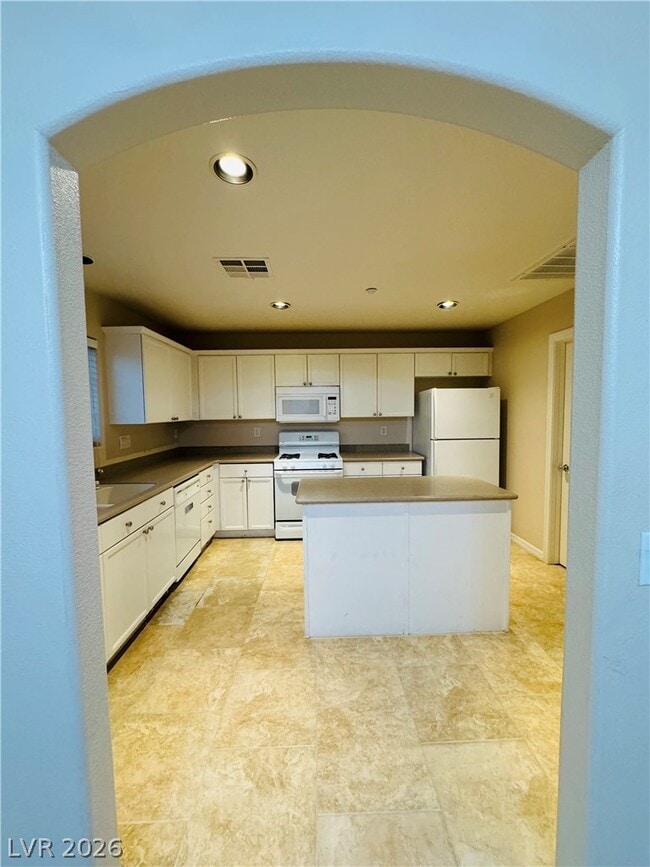 Building Photo - 9160 Dimpled Ct