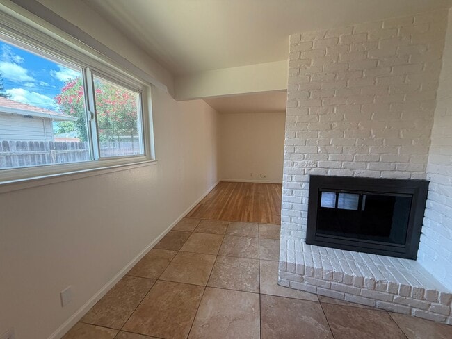 Building Photo - Gorgeous Rancho Cordova Home on Large Corner Lot!