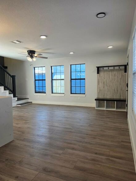 Building Photo - 845 Topaz Ln