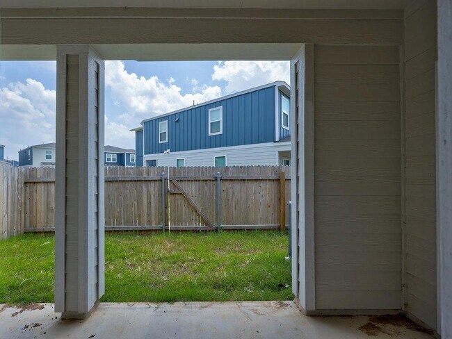 Building Photo - 1850 Settlers Glen Dr