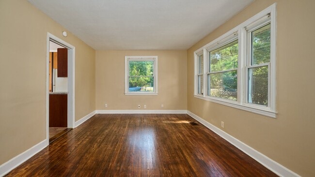 Building Photo - Near the Nashville Airport: 2BR, 1BA house...