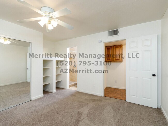 Building Photo - Sam Hughes 4 bedroom, 3 bath home with was...