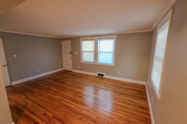 Building Photo - 11 Cragmere Terrace