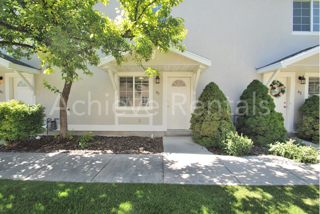 Building Photo - Yorkshire Village Townhome | Clubhouse & Basketball Court