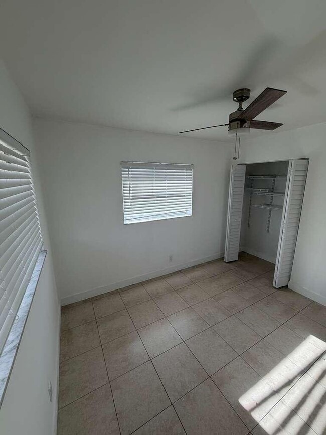 Building Photo - 9851 Sandalfoot Blvd