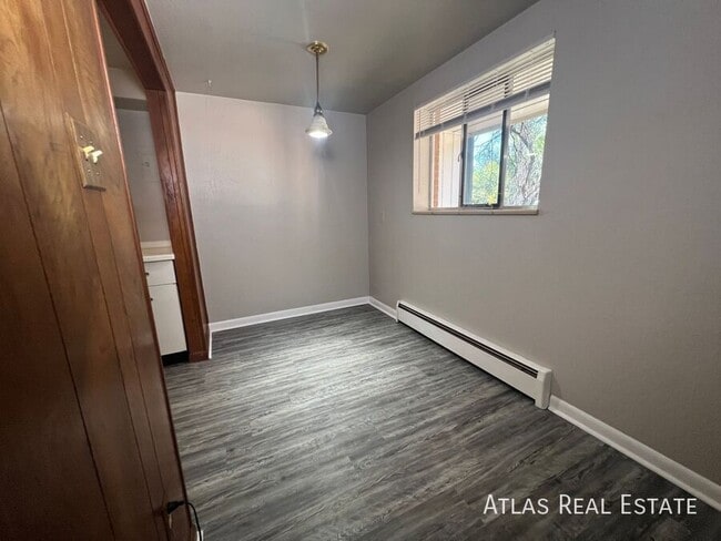 Building Photo - 835 E San Miguel St