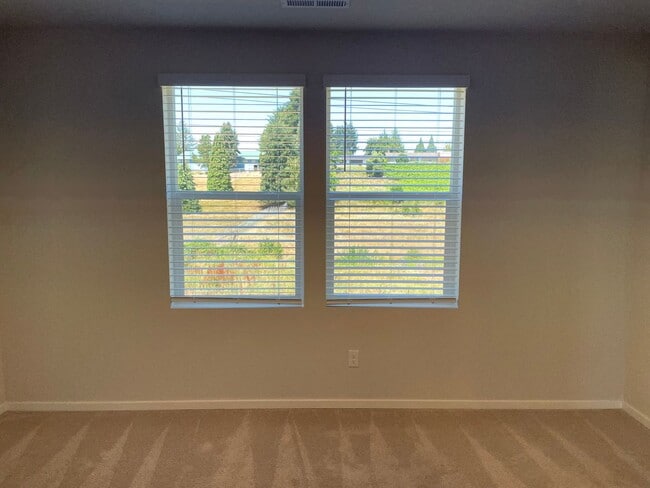 Building Photo - HALF OFF FIRST MONTHS RENT 3 Bed 2.5 Bath ...