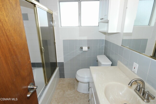 Building Photo - 611 Calle Pensamiento