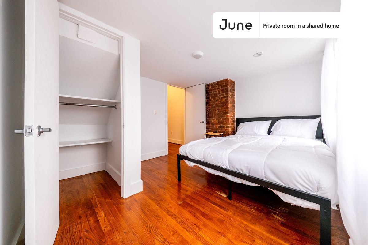 Building Photo - Room in Shared 3 bed/1 bath home in Bushwick