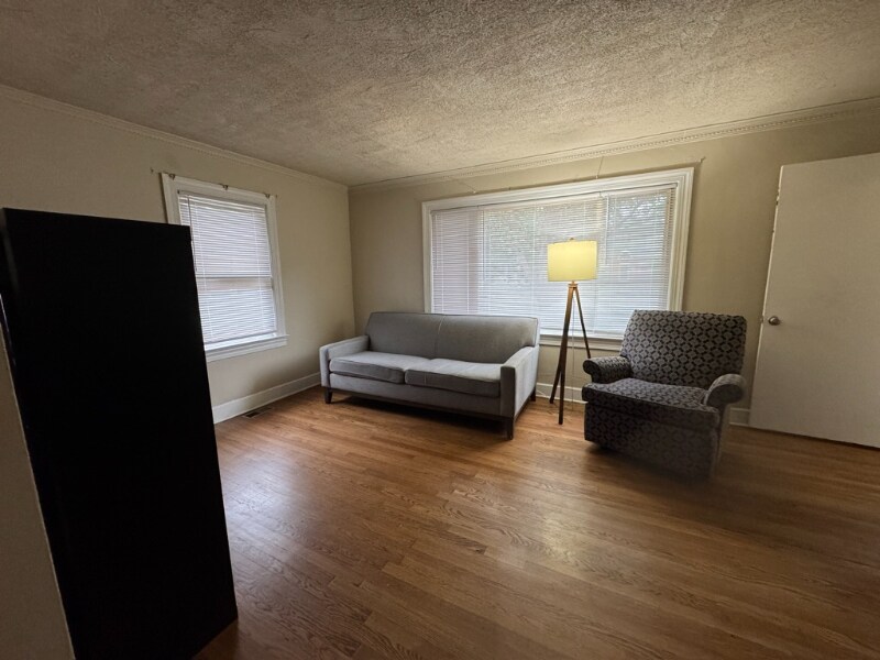 Building Photo - 5215 Huntington Ave