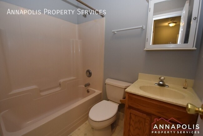 Building Photo - 1605 Rockhold Rd