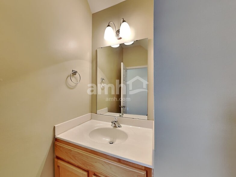 Building Photo - 8629 Boysenberry Ln