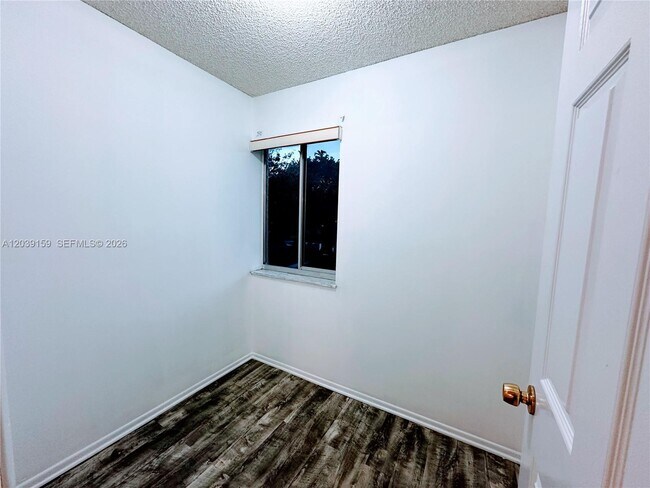 Building Photo - 107 Gardens Dr