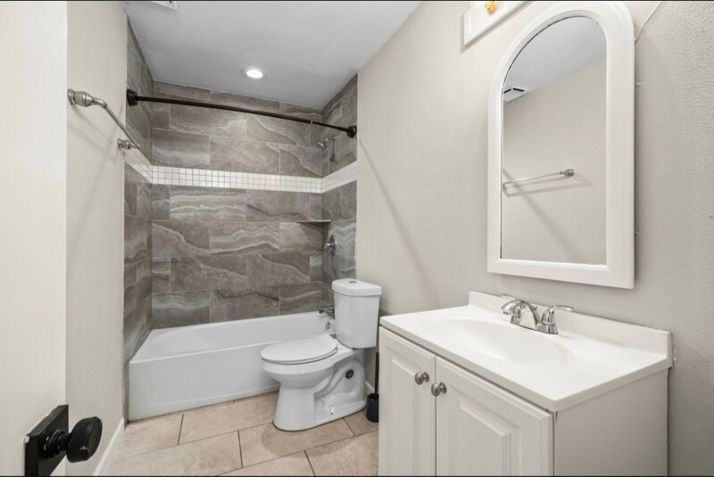 Building Photo - 7418 Oscar Dr