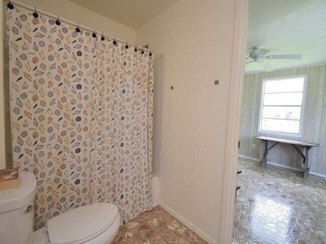 Building Photo - 2104 Galveston Ave