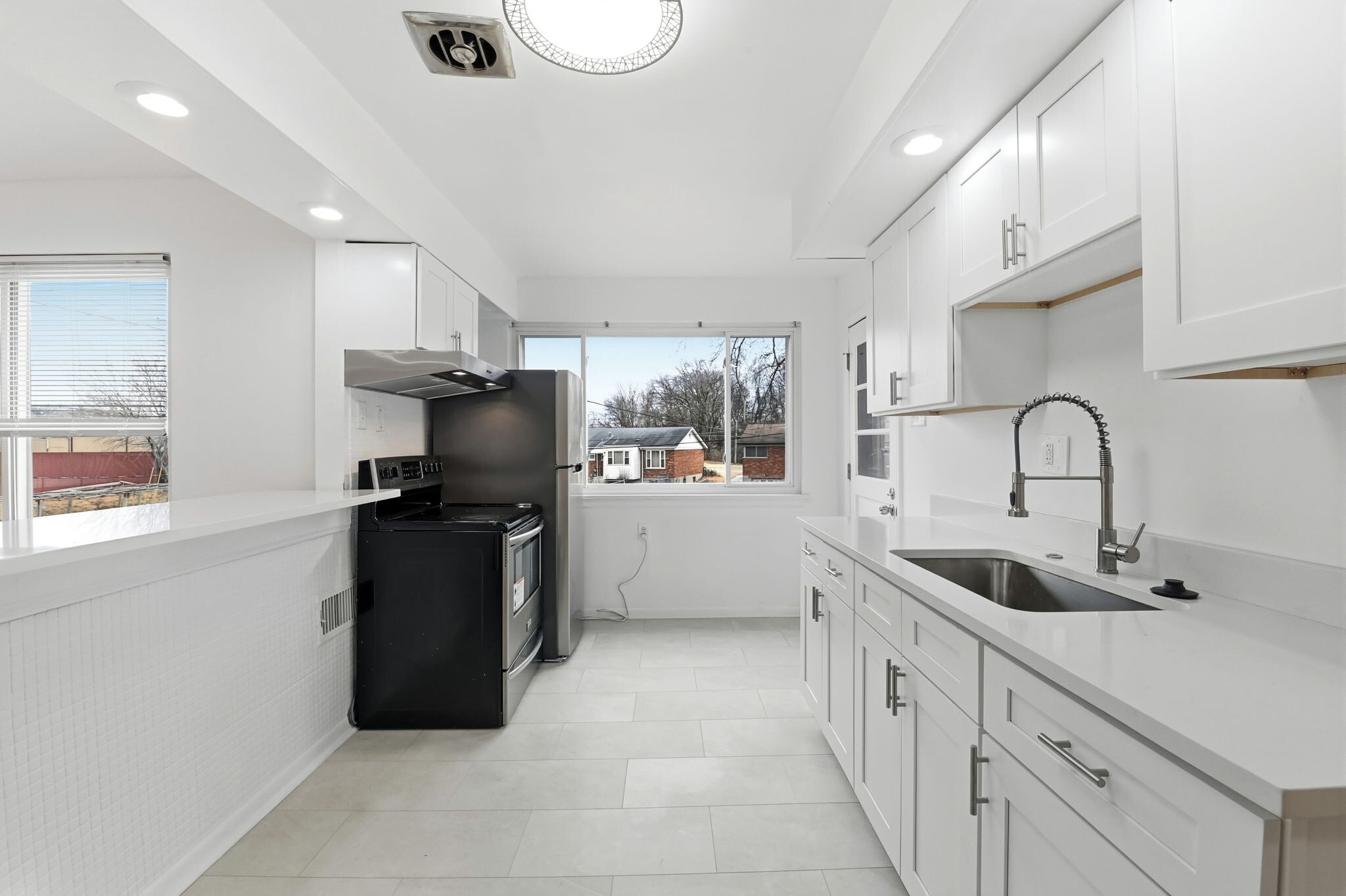 Building Photo - 1152 Burch Ln