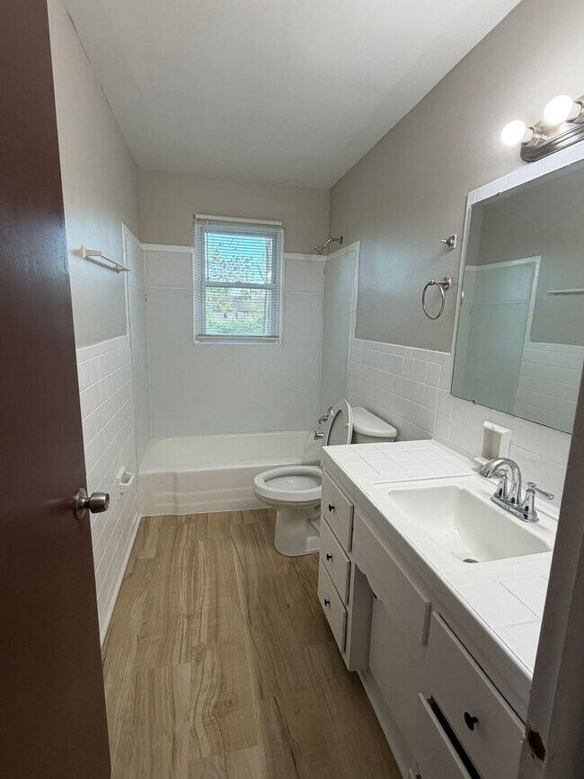 Building Photo - 6111 Laurel Hall Dr