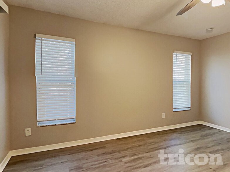 Building Photo - 2942 Mallorn Way