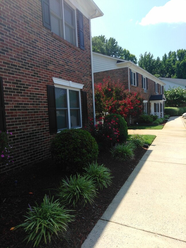 Building Photo - 111 Stroupe Rd