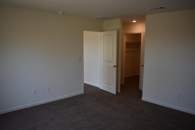 Building Photo - 4527 Isabel Ct