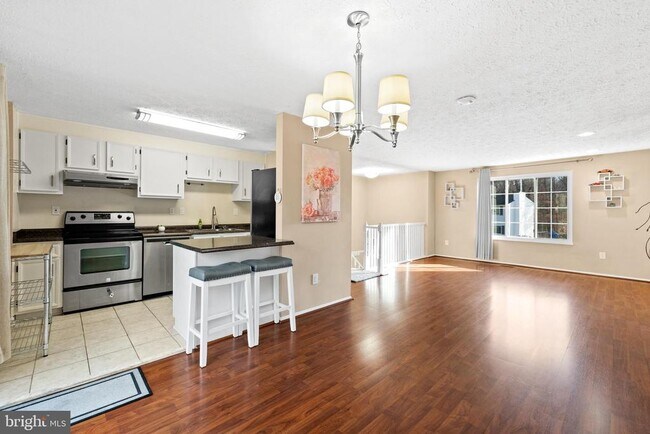 Building Photo - 8469 Rippled Creek Ct