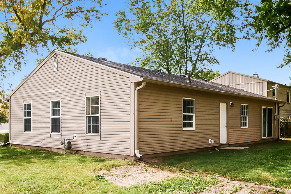 Building Photo - 8858 Frontenac Rd