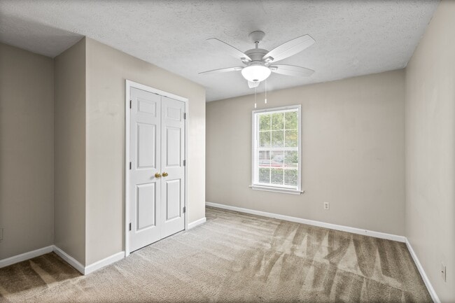 Building Photo - 717 Yeager Ln