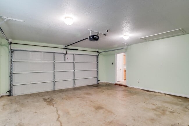 Building Photo - 8709 Palmetto Dr