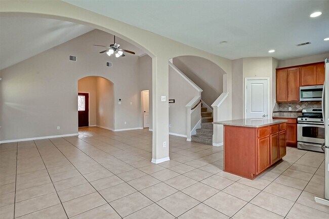 Building Photo - 6402 Black Bamboo Ln