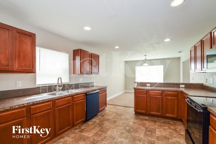 Building Photo - 5401 Oro Valley Rd