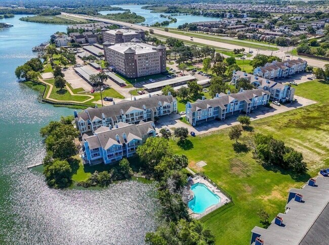 Building Photo - 18617 Egret Bay Blvd