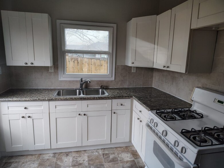 Building Photo - 7716 Appleton St