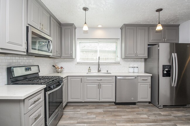 Building Photo - 19734 Redroot Dr