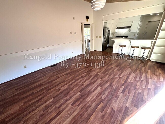 Building Photo - Great Home Located in Monterey Neighborhoo...