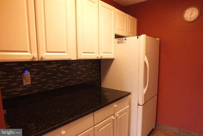 Building Photo - 7600 Savannah St