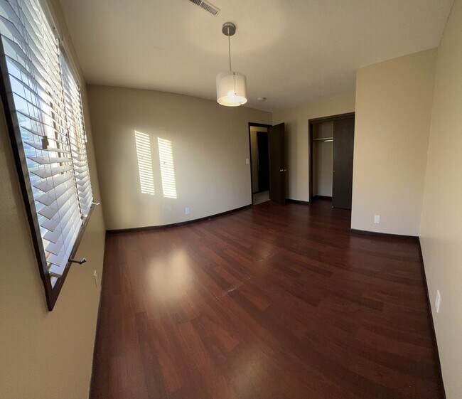 Building Photo - 4010 Westover Rd SE